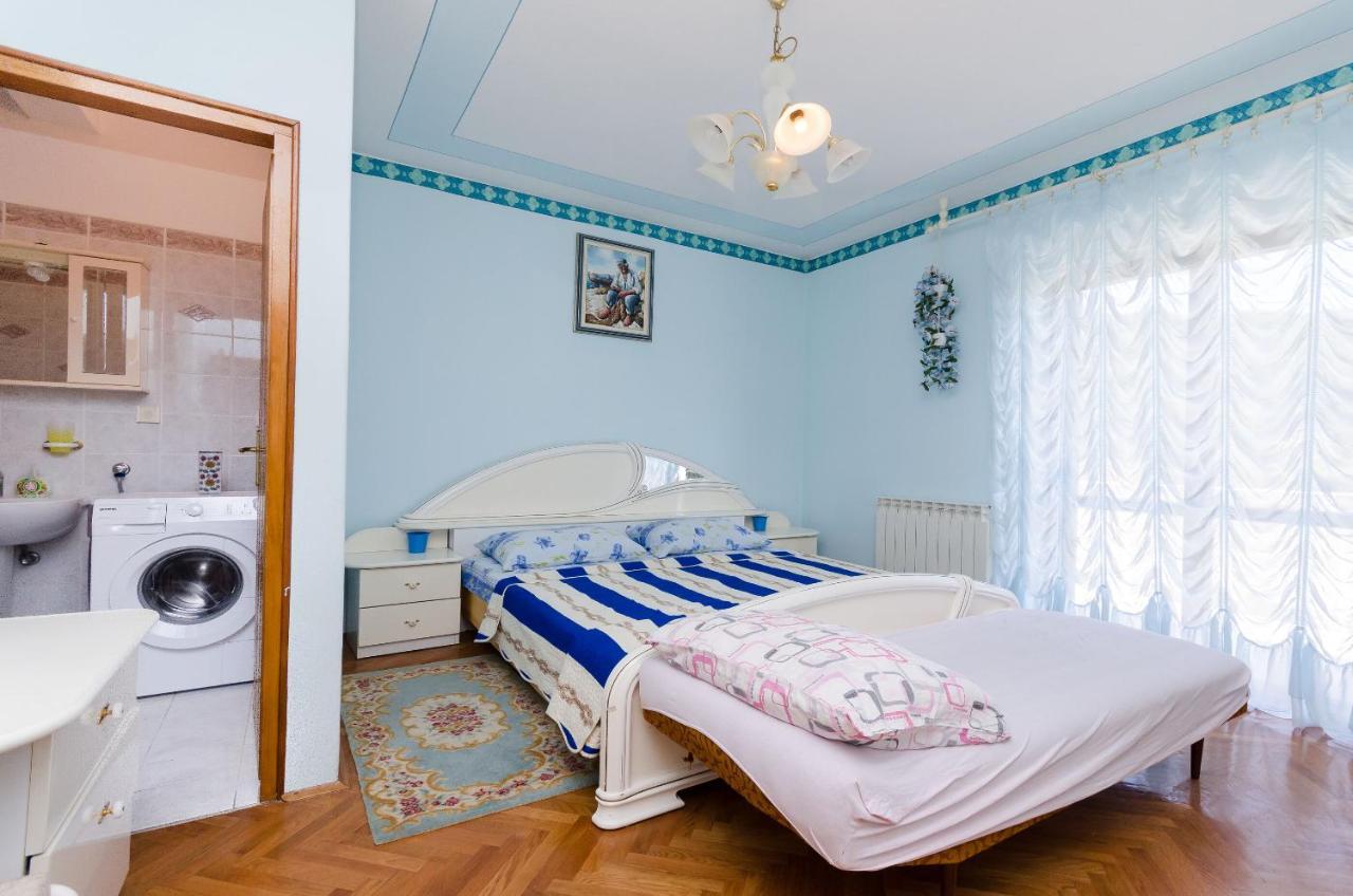 Apartments Vesna Kampor Luaran gambar